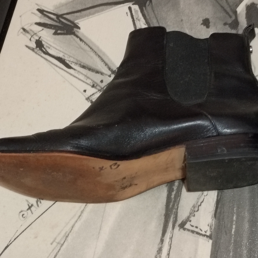 Micheal Kors Black Leather Ankle Boots - Picture 6 of 6